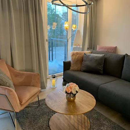Stylische Direkt Am Mit Balkon Und Saisonalem Strandkorb Binz