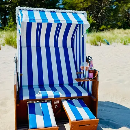 Stylische Direkt Am Mit Balkon Und Saisonalem Strandkorb Binz