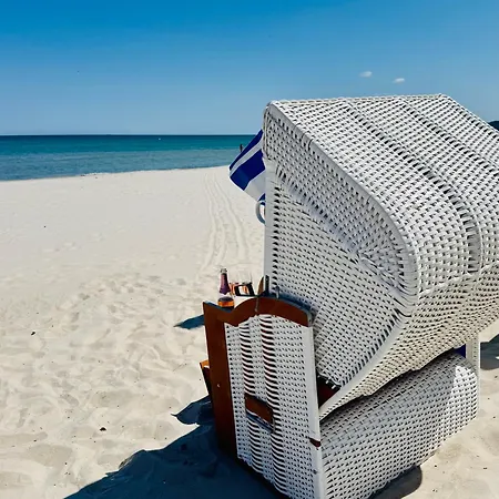 Apartmán Stylische Direkt Am Mit Balkon Und Saisonalem Strandkorb